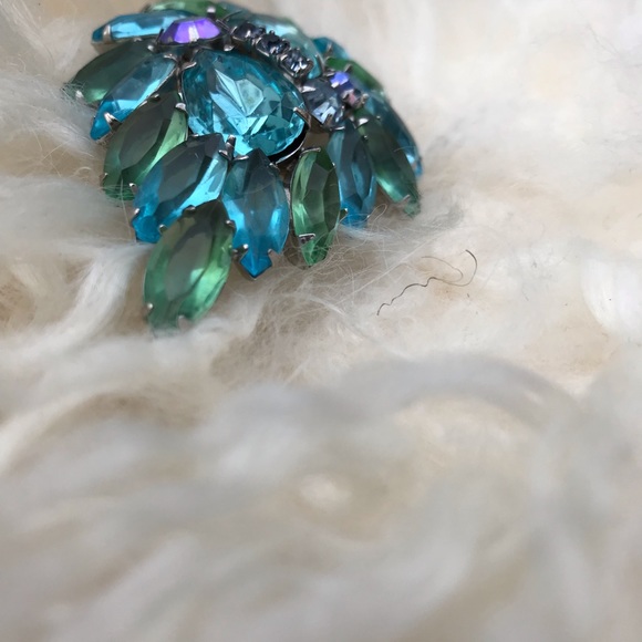 Weiss Brooch - Picture 9 of 15